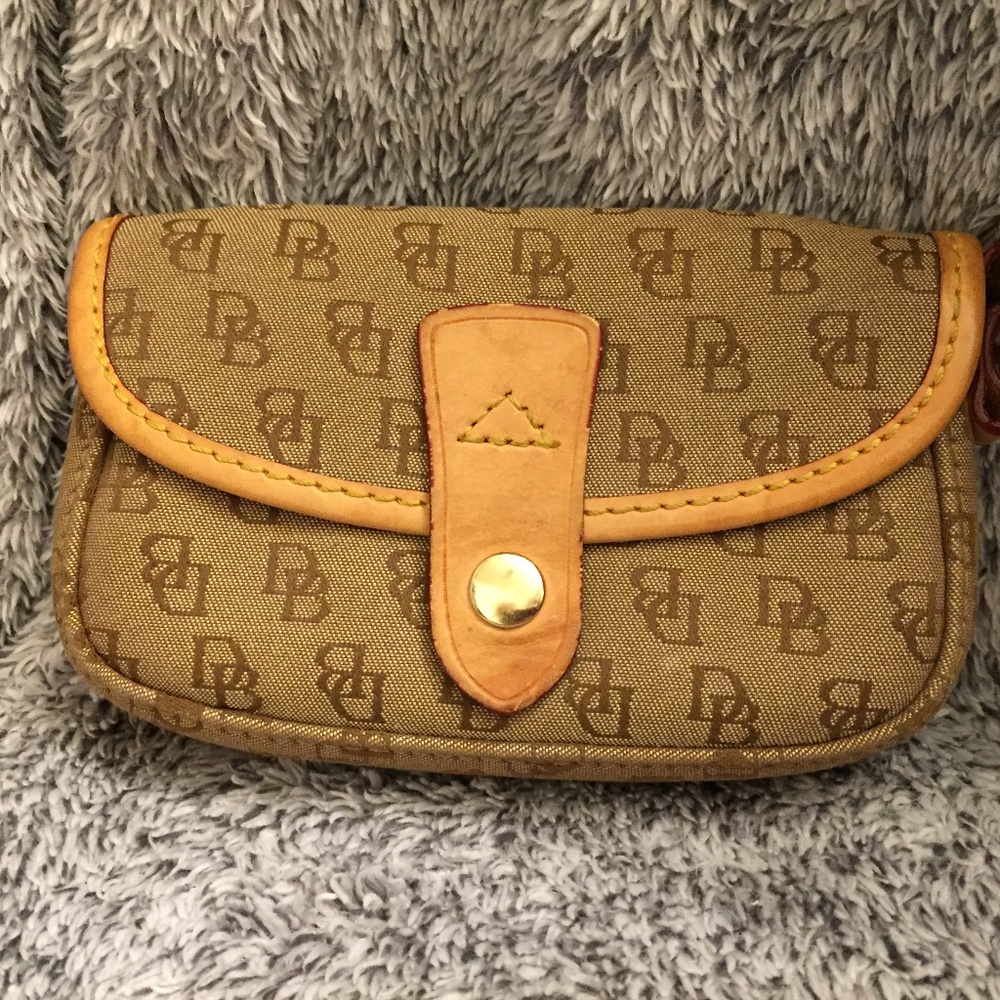 D&B small wristlet